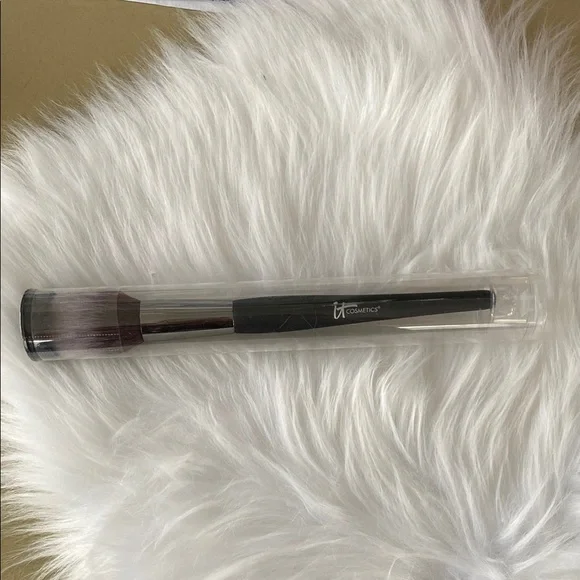 New IT Cosmetics Heavenly Luxe Radiance   Brush #14 - Picture 6 of 9